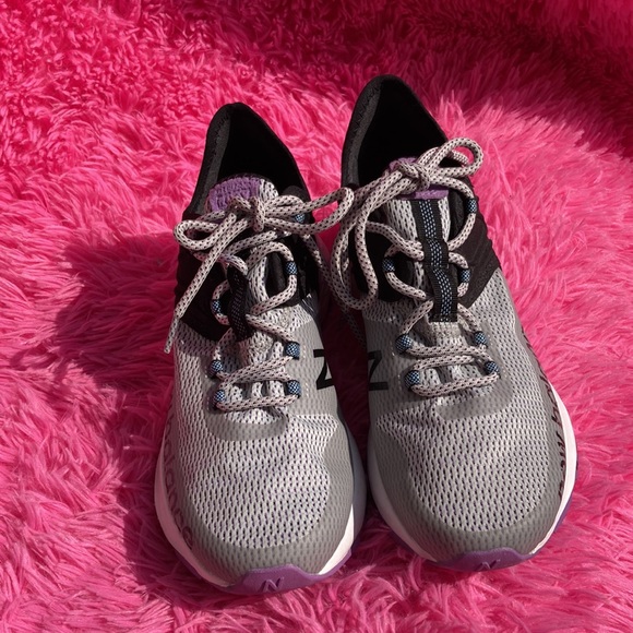 New Balance ROAV Freshfoam runners, older model, size 10 - Picture 5 of 10